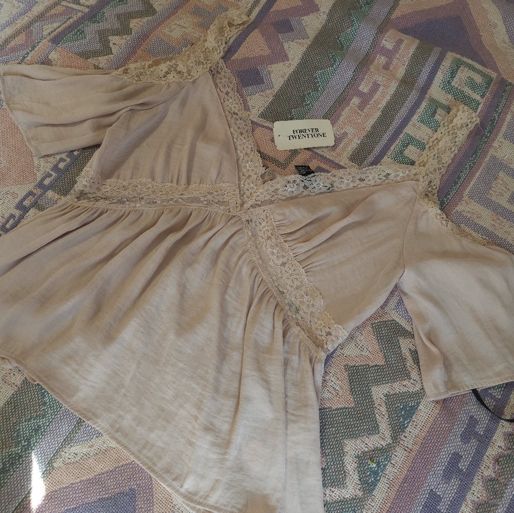 FOREVER 21 Satin Lace Cold Shoulder Coquette Flowy Top Size M